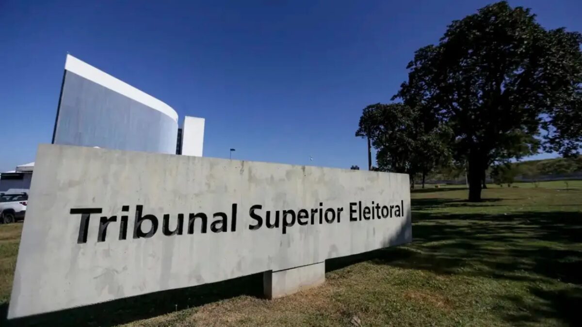 TSE manda derrubar site que distribui tokens por apoio a Flávio