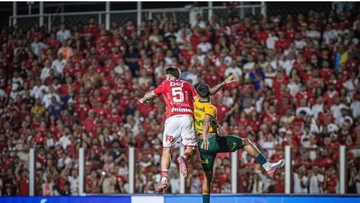 Vila Nova pressiona mas fica no empate com o Cuiabá