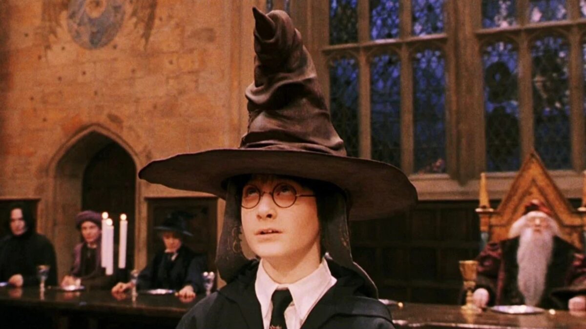 Você se lembra dele? Ator de fantasma em Harry Potter também fez parte de um dos melhores filmes de comédia de todos os tempos