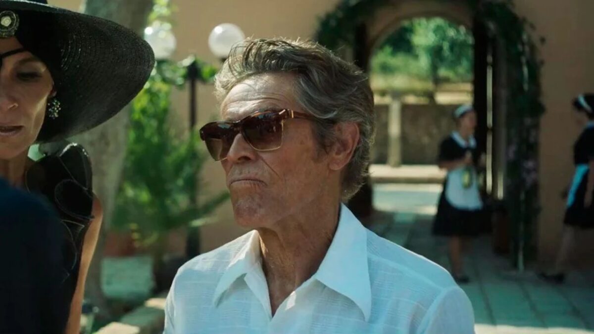 Willem Dafoe impressionou os colegas no set de seu novo filme: "Ele quebra qualquer tipo de hierarquia desde o primeiro minuto"