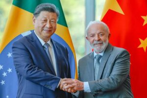 Xi parabeniza Lula pela reeleição e defende ampliar parceria entre China e Brasil